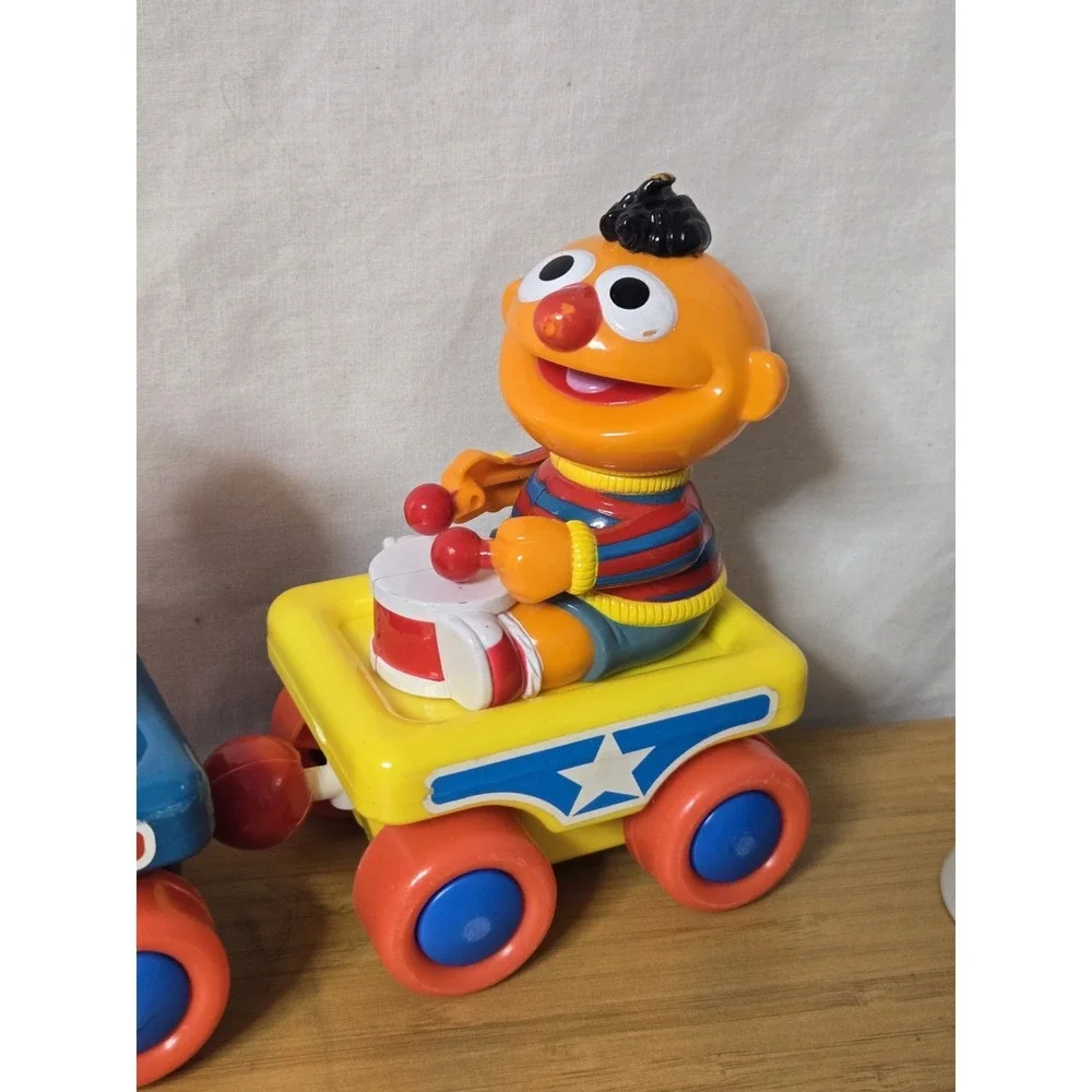 Vintage Sesame Street Parade Band TYCO Pull Train 16